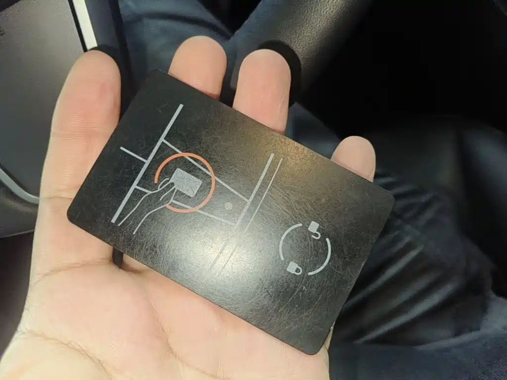 Tesla Model Y — миниатюра 9