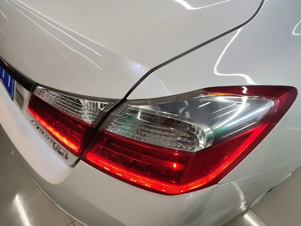 Honda Accord — миниатюра 8