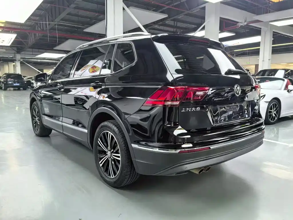 Volkswagen Tiguan L — миниатюра 7