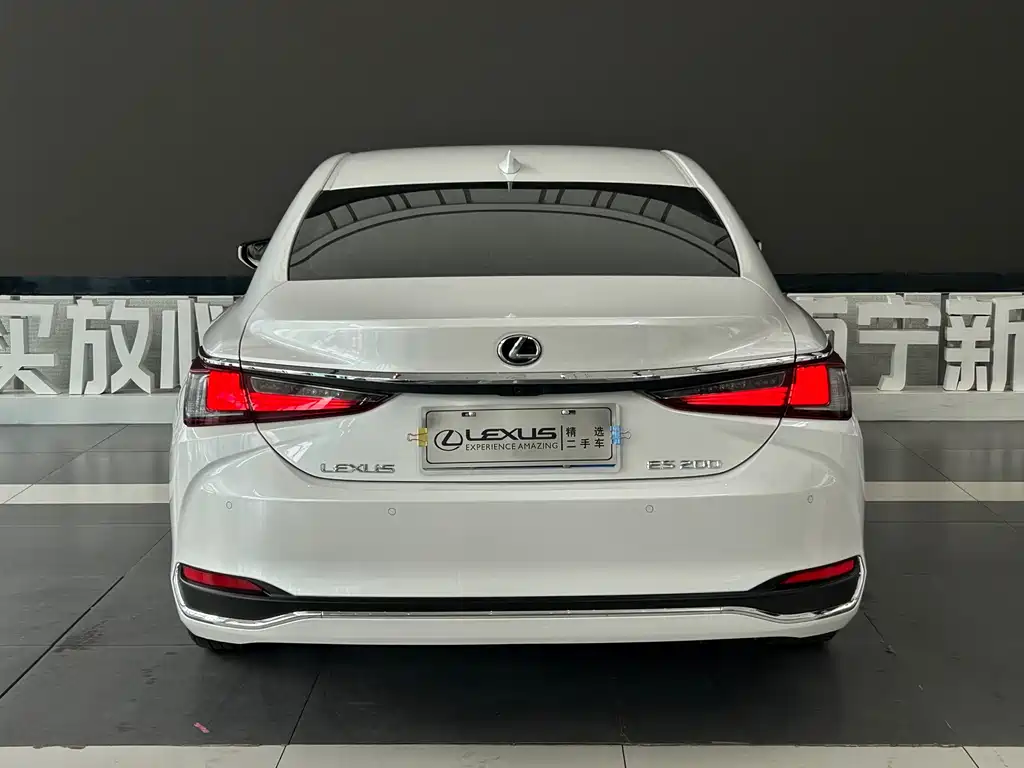 Lexus ES — миниатюра 5