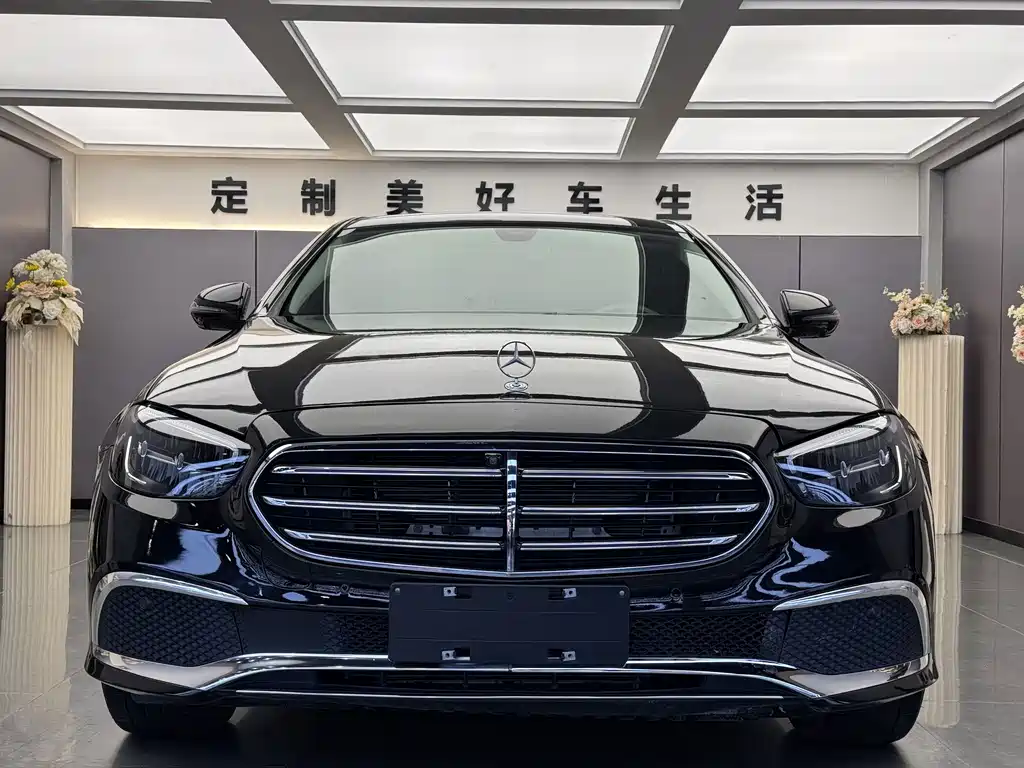 Mercedes-Benz E-Class — миниатюра 2