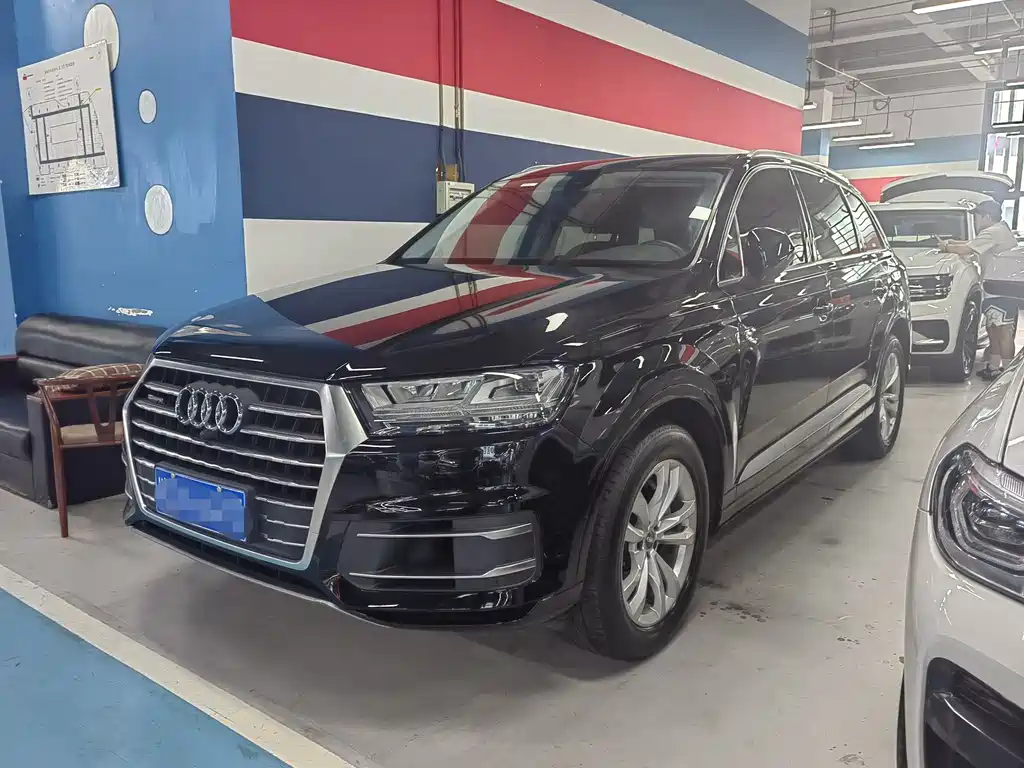 Купить Audi Q7