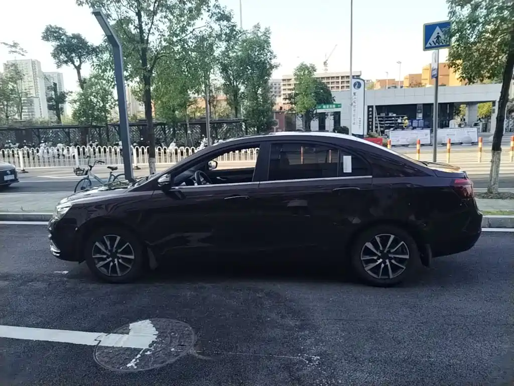 Geely Emgrand — миниатюра 5