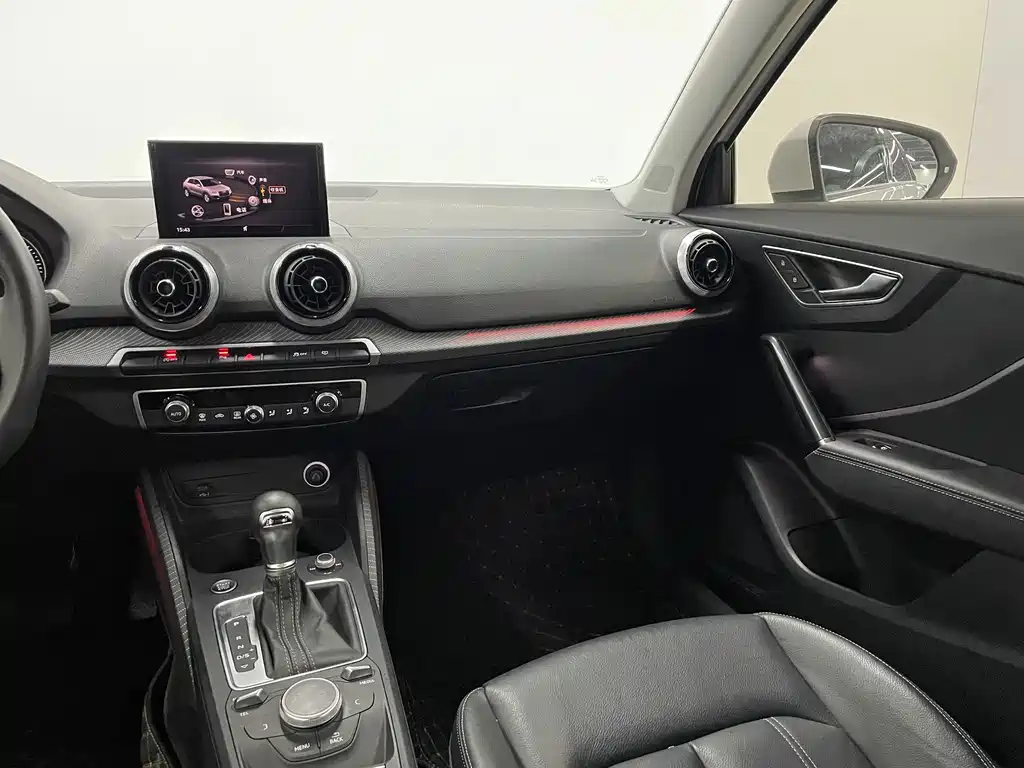 Audi Q2L — миниатюра 8