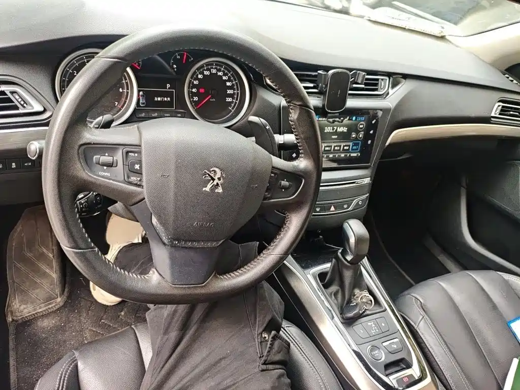Peugeot 408 — миниатюра 13