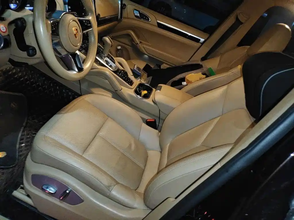 Porsche Cayenne — миниатюра 16