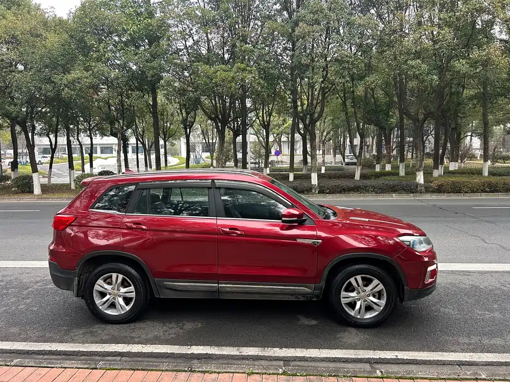 CHANGAN CS75