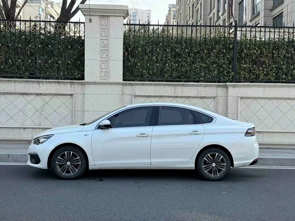 Peugeot 308 — миниатюра 3
