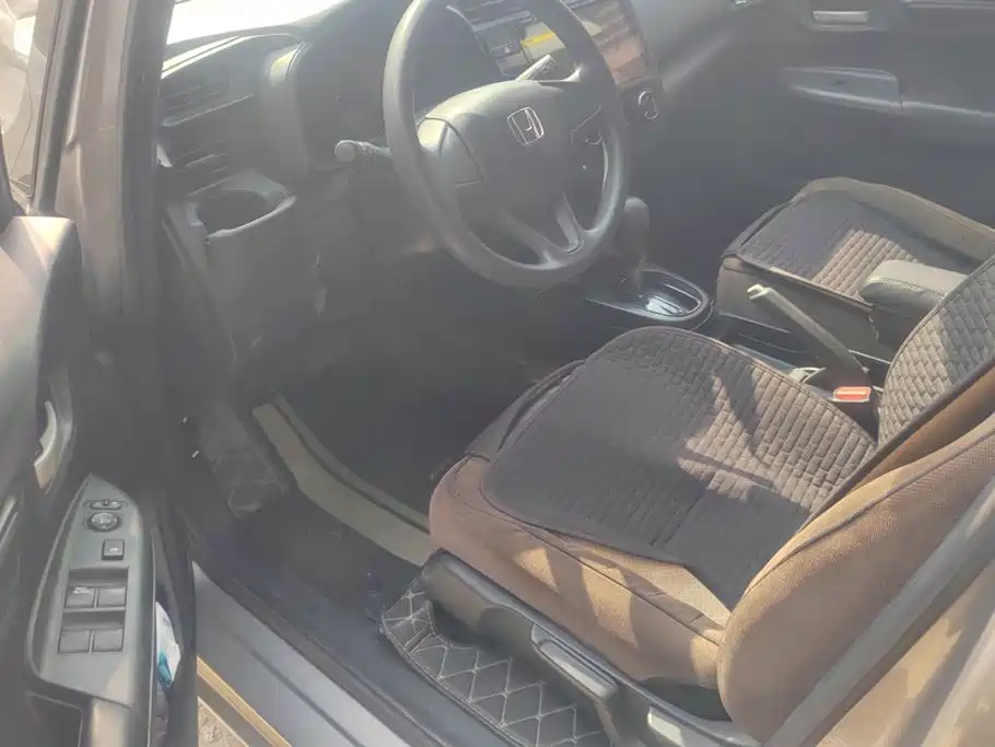 Honda Fit — миниатюра 9
