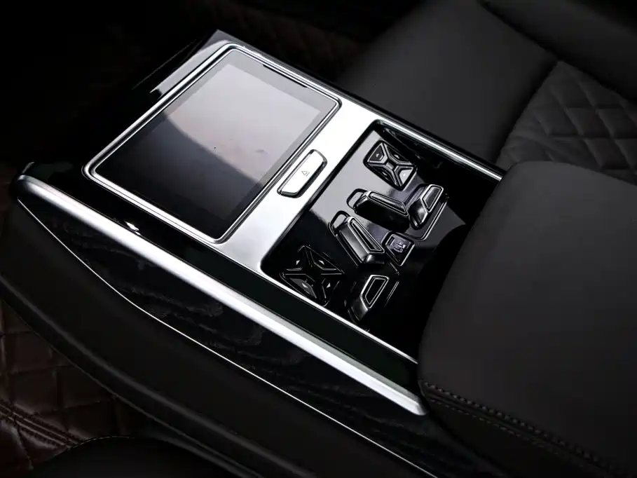 Audi A8 — миниатюра 16