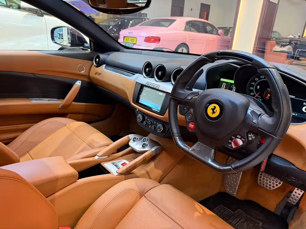 Ferrari FF — миниатюра 7