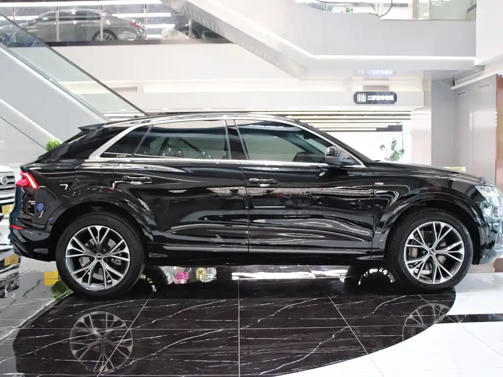 Audi Q8 2022 55 TFSI Luxury