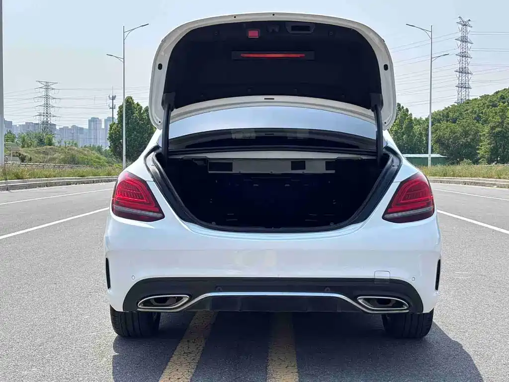 Mercedes-Benz C-Class — миниатюра 16