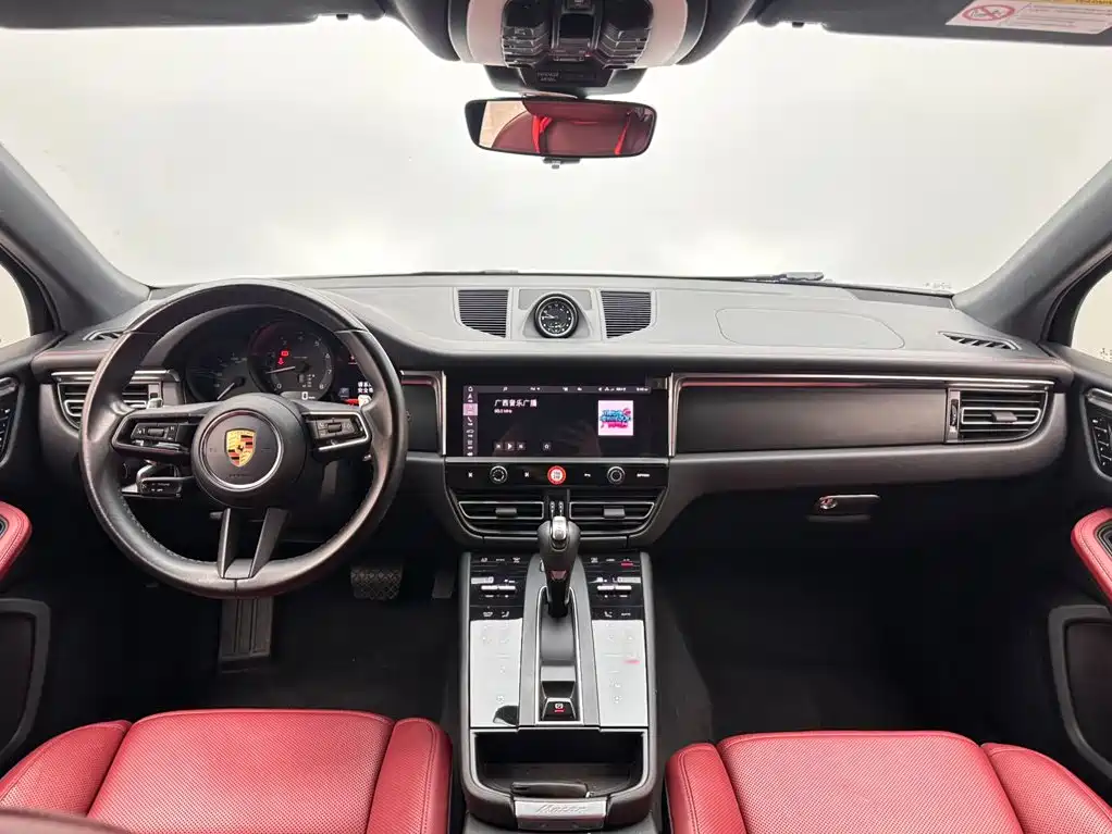 Porsche Macan — миниатюра 10