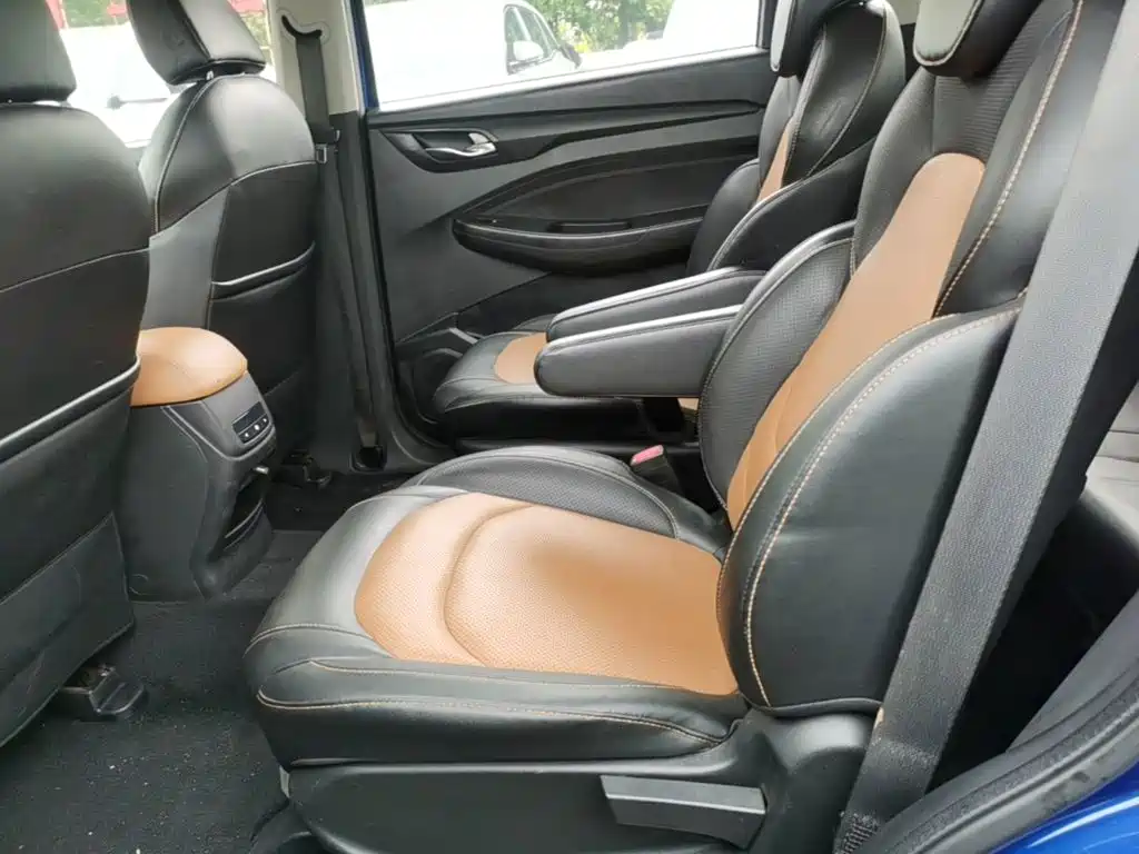 Wuling Hongguang S3 — миниатюра 17