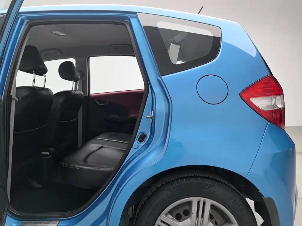 Honda Fit — миниатюра 15