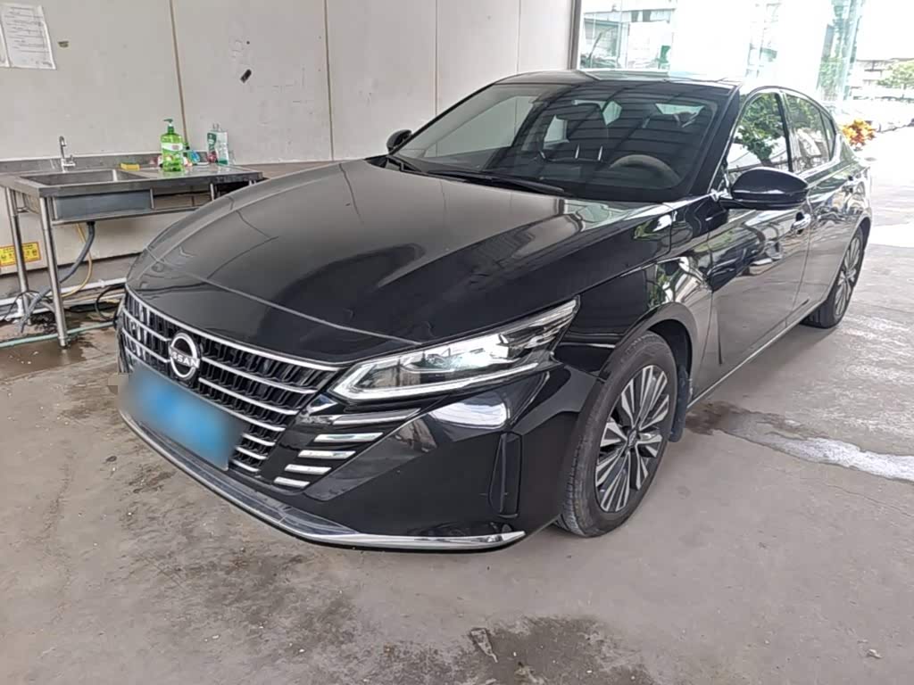 Nissan Teana 2.0 л 2023 г. Чёрный, пробег 12400 км