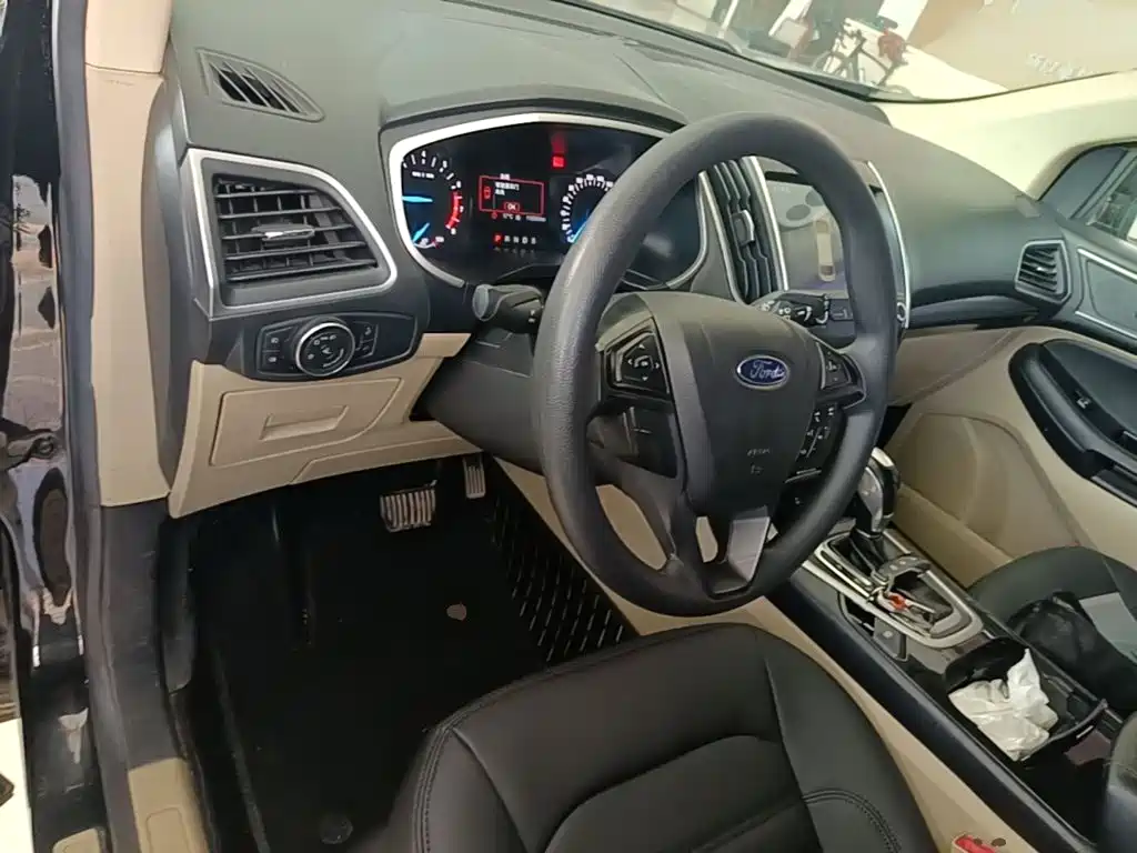 Ford Edge — миниатюра 10