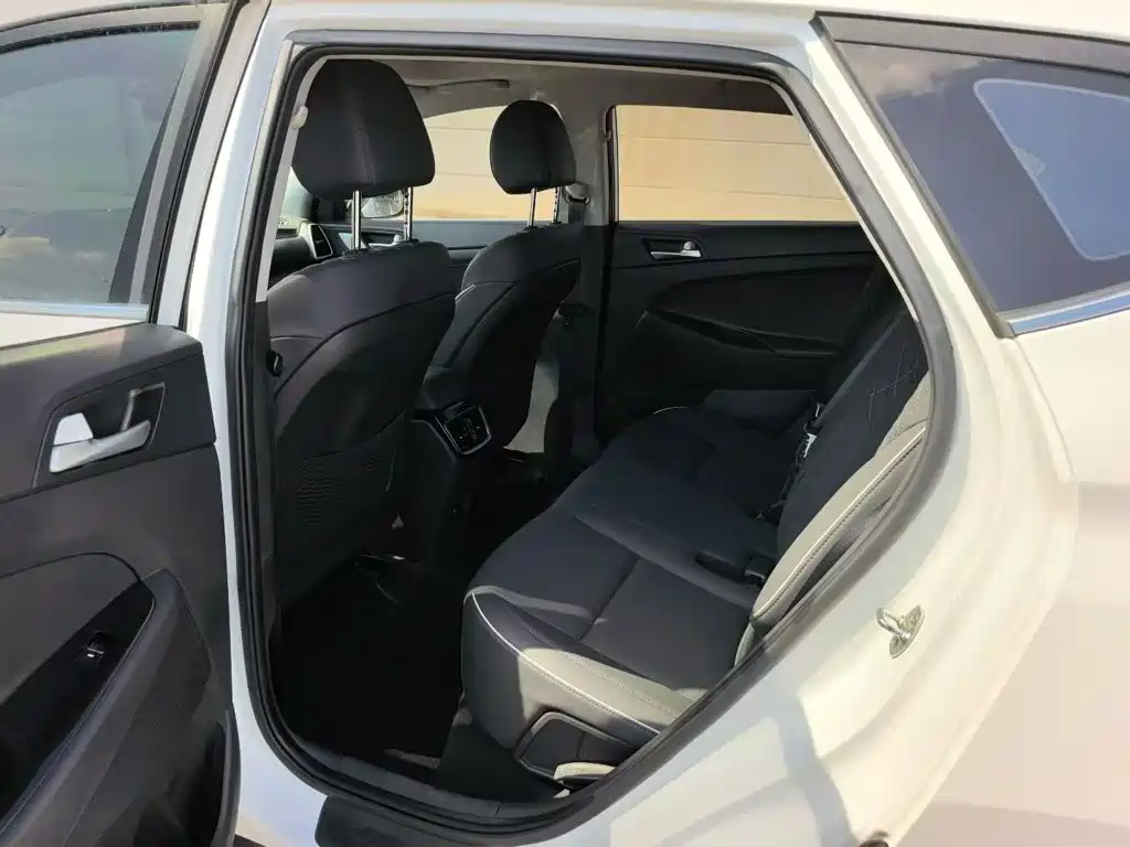 Hyundai Tucson — миниатюра 17