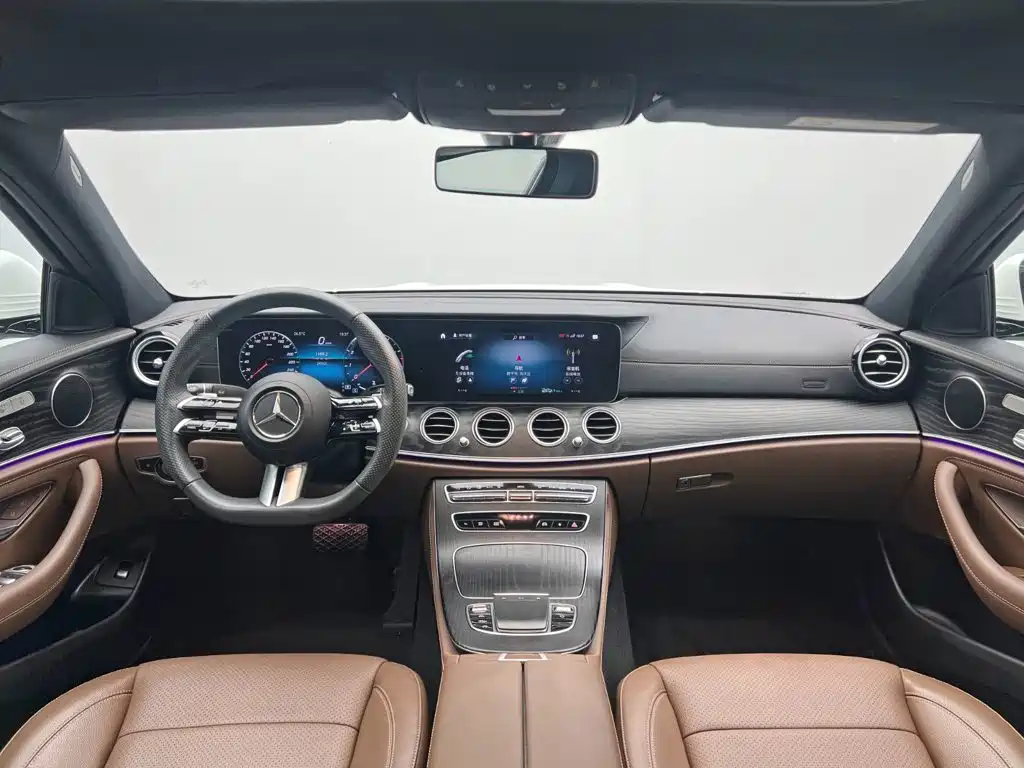 Mercedes-Benz E-Class — миниатюра 20