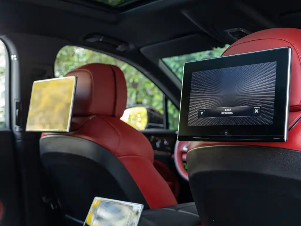 Bentley Bentayga — миниатюра 22