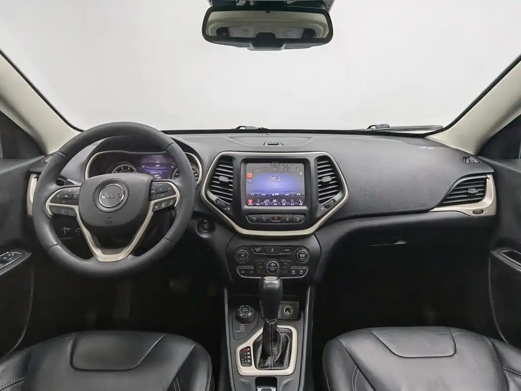 Jeep Cherokee (Import) — миниатюра 5