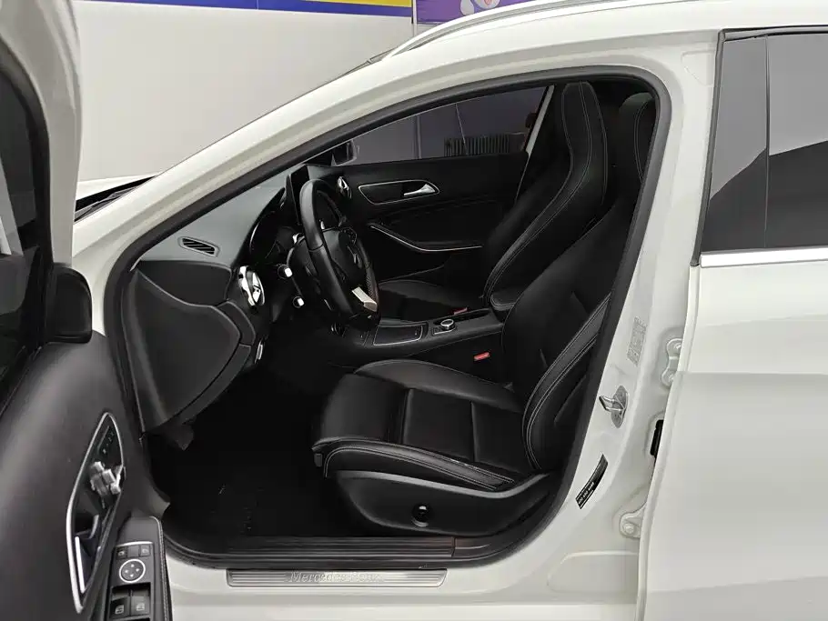 Mercedes-Benz GLA — миниатюра 9