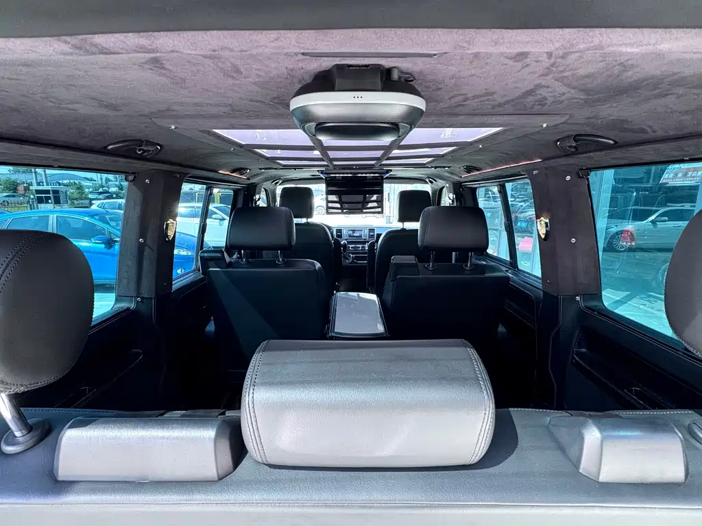 Volkswagen Multivan — миниатюра 16