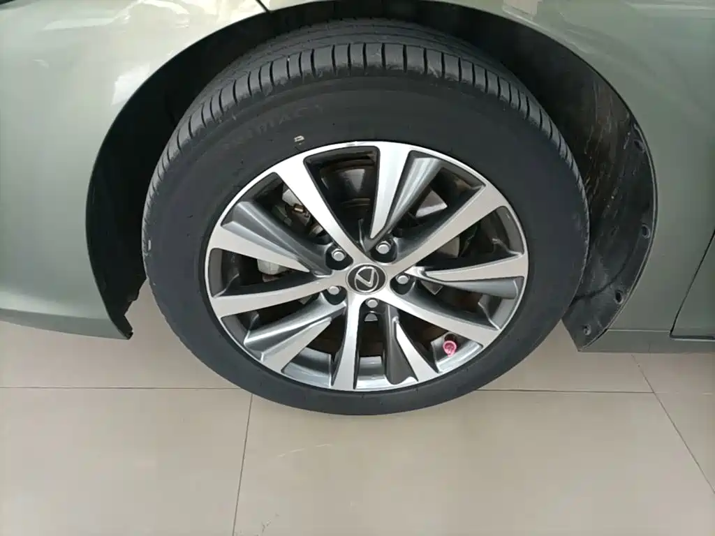 Lexus ES — миниатюра 23