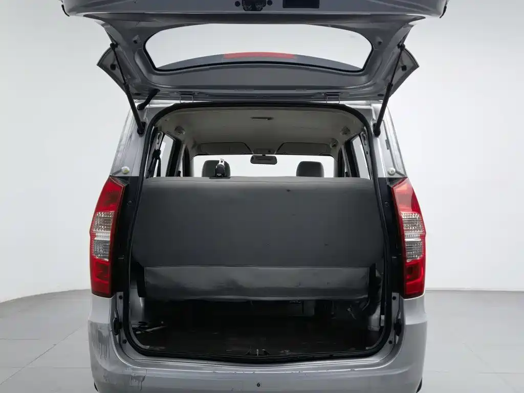 Wuling Hongguang — миниатюра 16