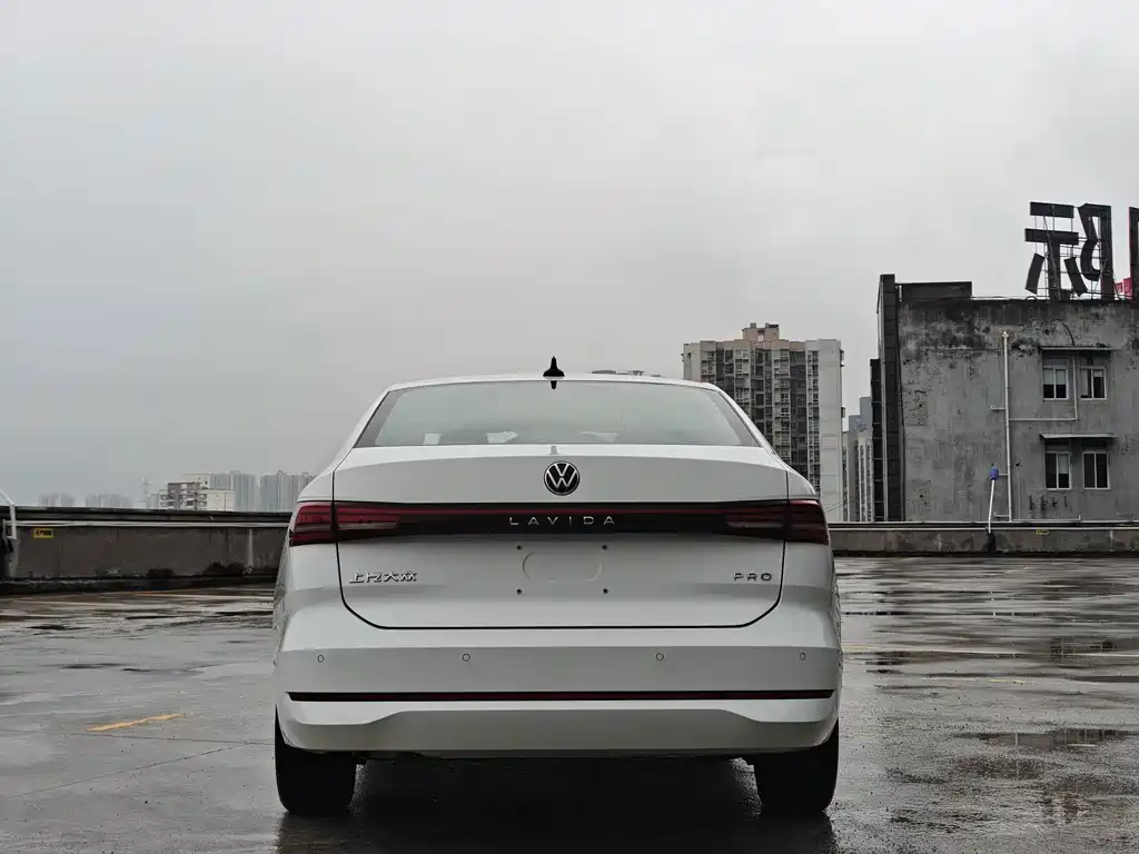 Volkswagen Lavida — миниатюра 7