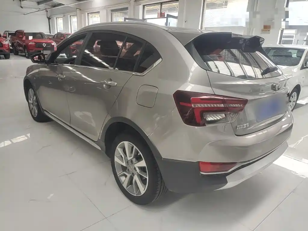 Geely Vision S1 — миниатюра 5