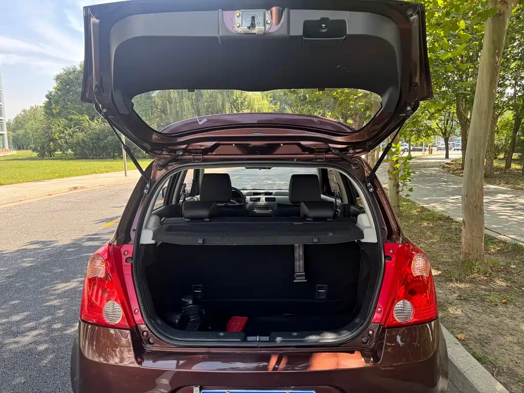 Suzuki Swift — миниатюра 5