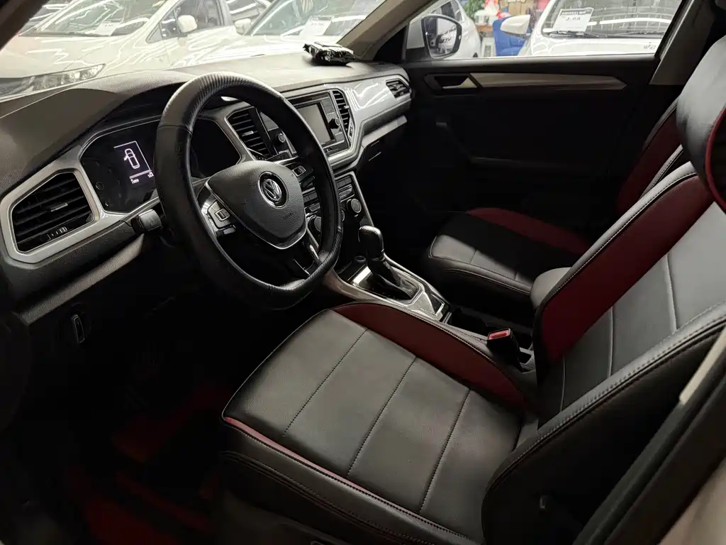 Volkswagen T-Roc — миниатюра 6