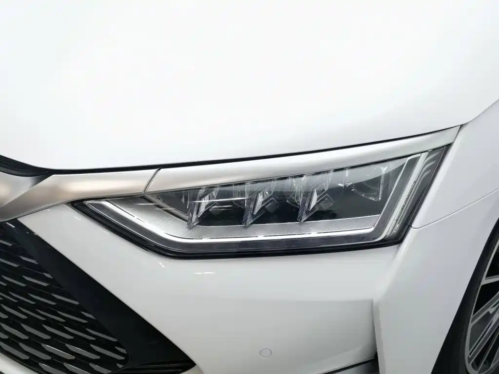 BYD Han — миниатюра 7