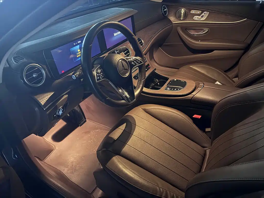 MERCEDES-BENZ E CLASS