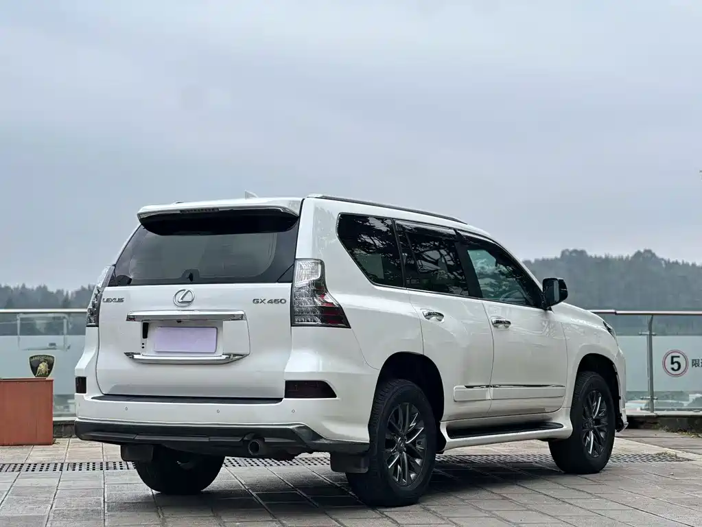 Lexus GX — миниатюра 4