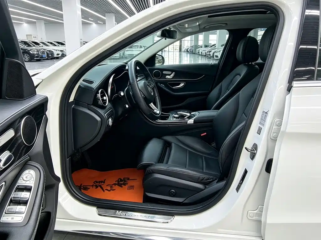 Mercedes-Benz C-Class — миниатюра 4