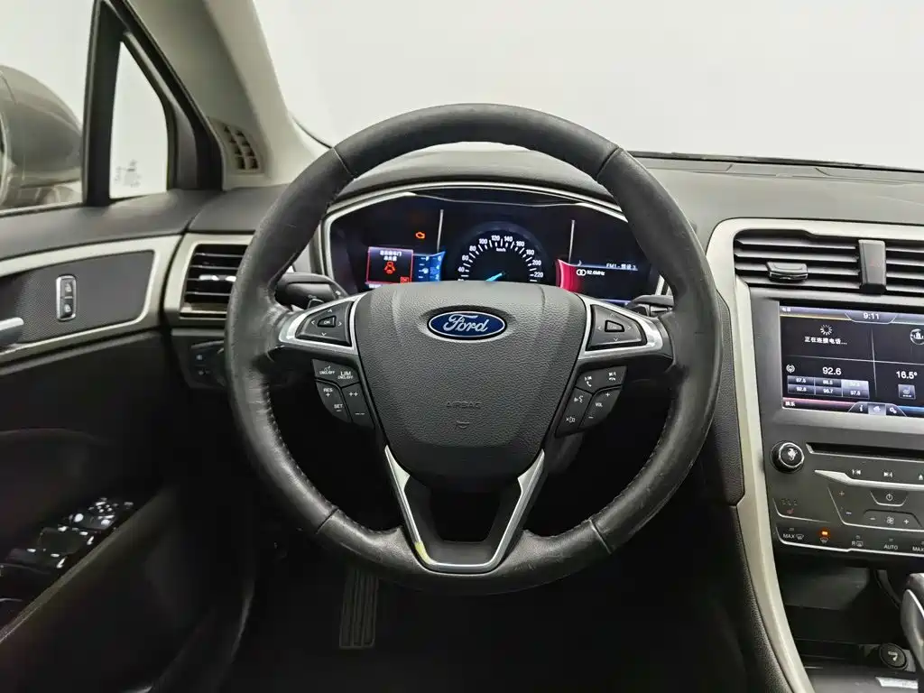 Ford Mondeo — миниатюра 11