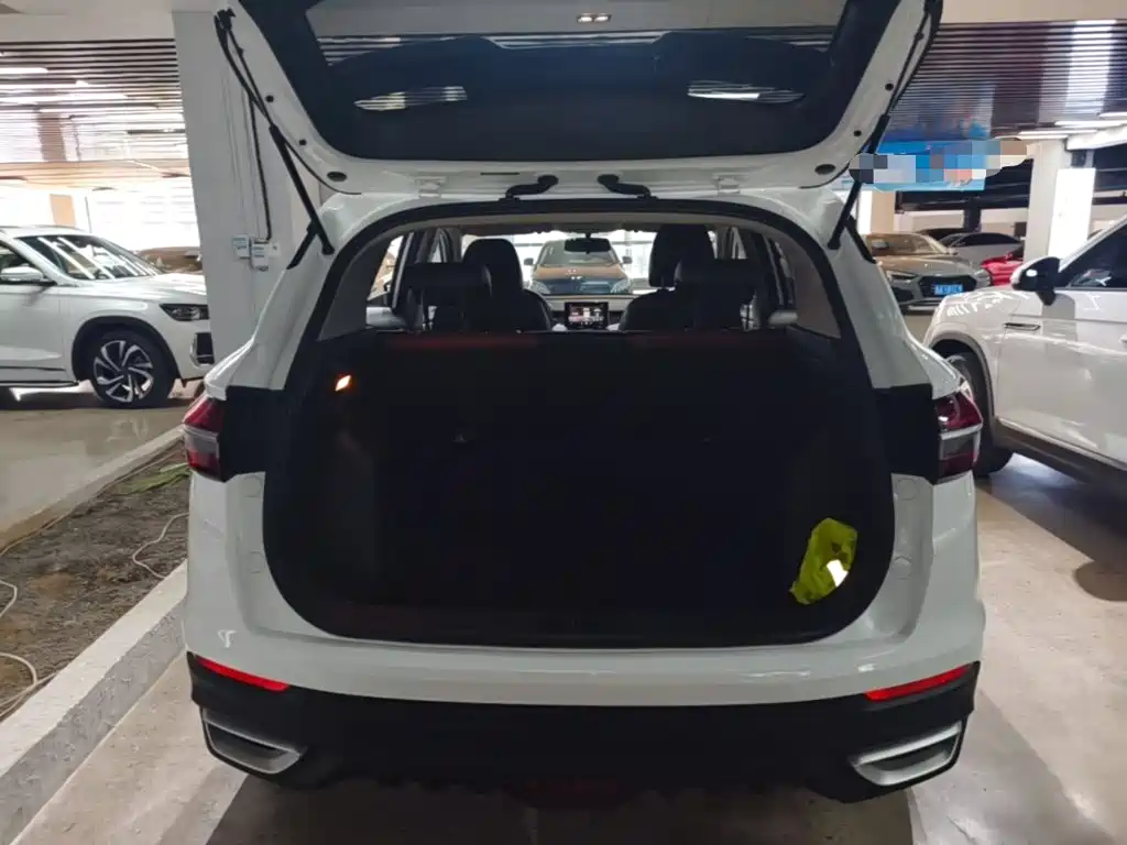 Geely Binyue — миниатюра 19