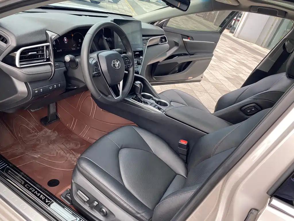 Toyota Camry — миниатюра 16