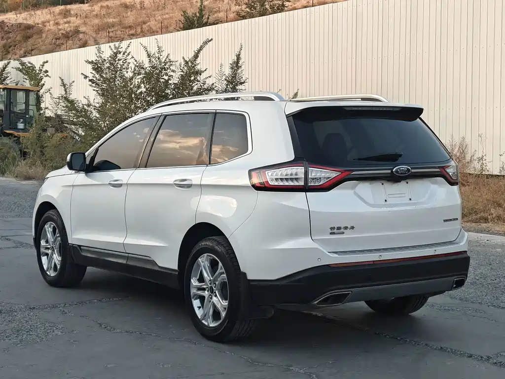 Ford Edge — миниатюра 6