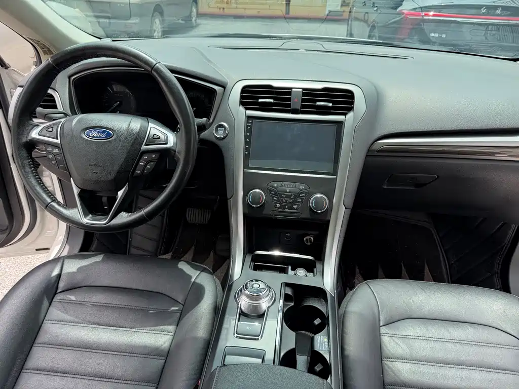 Ford Mondeo — миниатюра 7