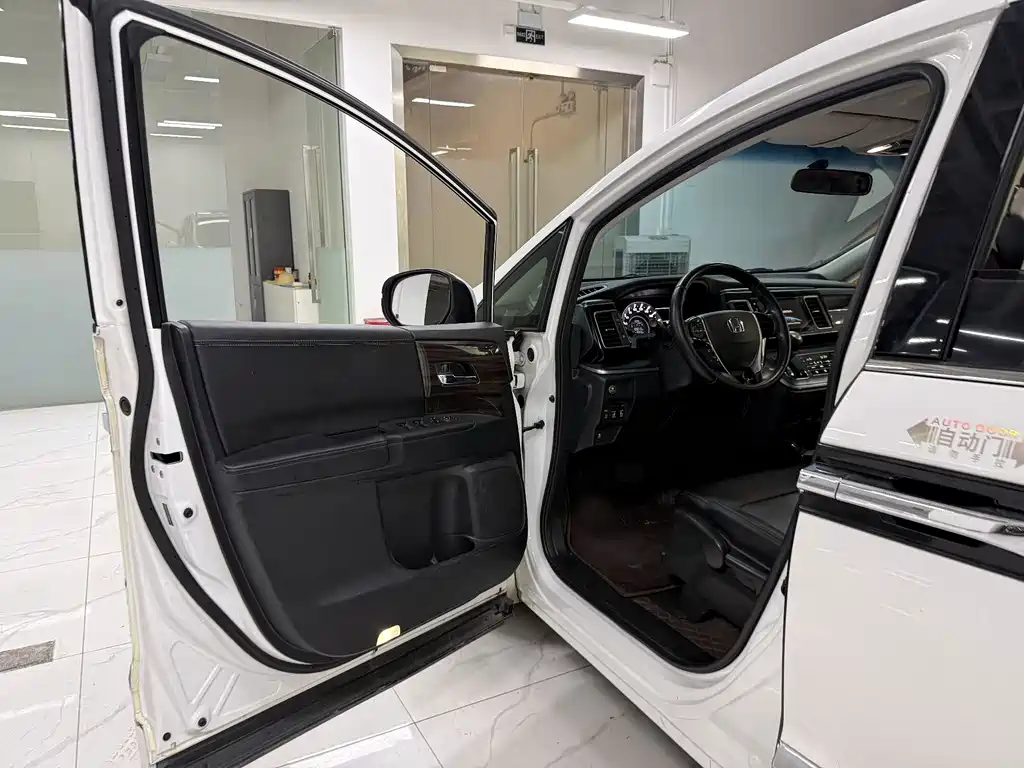 Honda Elysion — миниатюра 8
