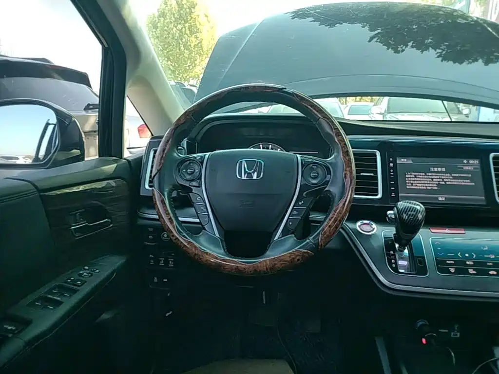 Honda Elysion — миниатюра 11