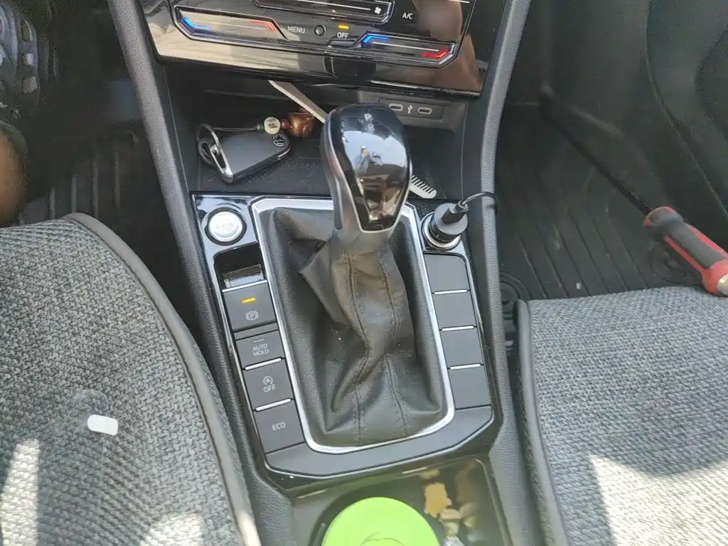 Volkswagen Sagitar — миниатюра 7