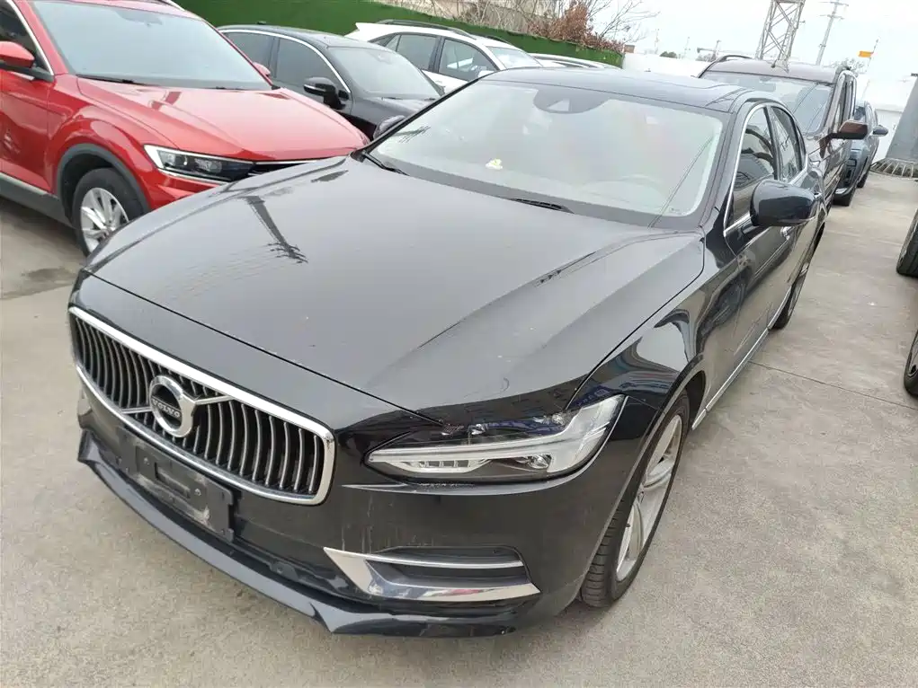 Купить Volvo S90