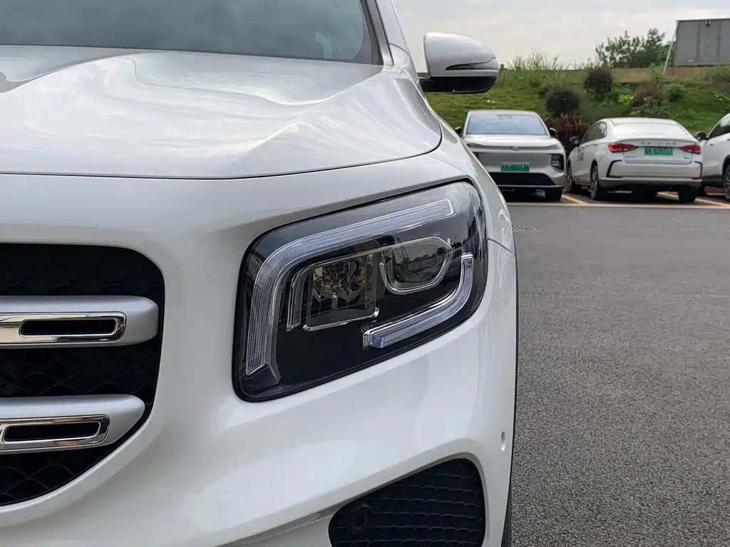 Mercedes-Benz GLB — миниатюра 14