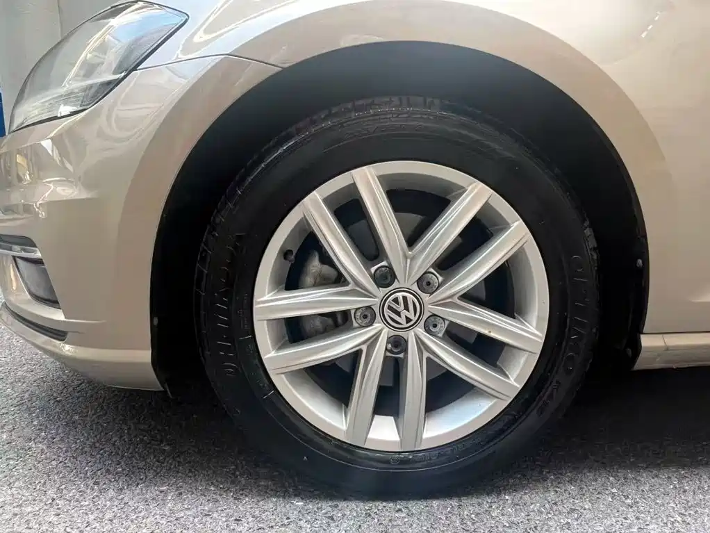 Volkswagen Golf — миниатюра 6