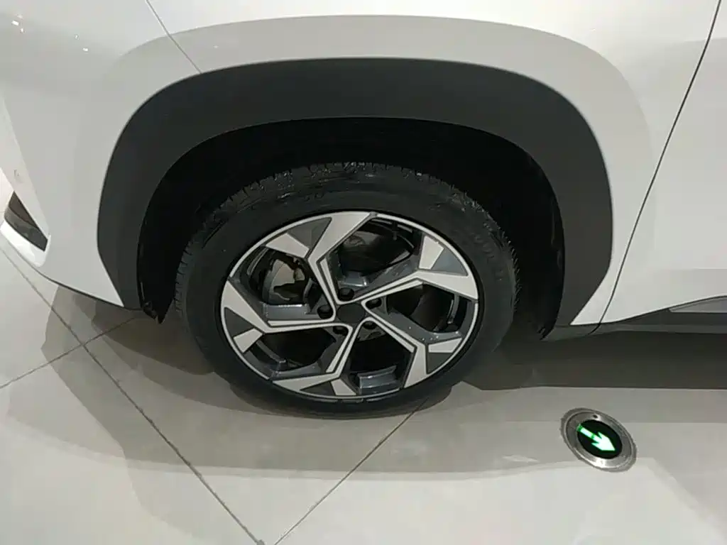 Geely Boyue L — миниатюра 23
